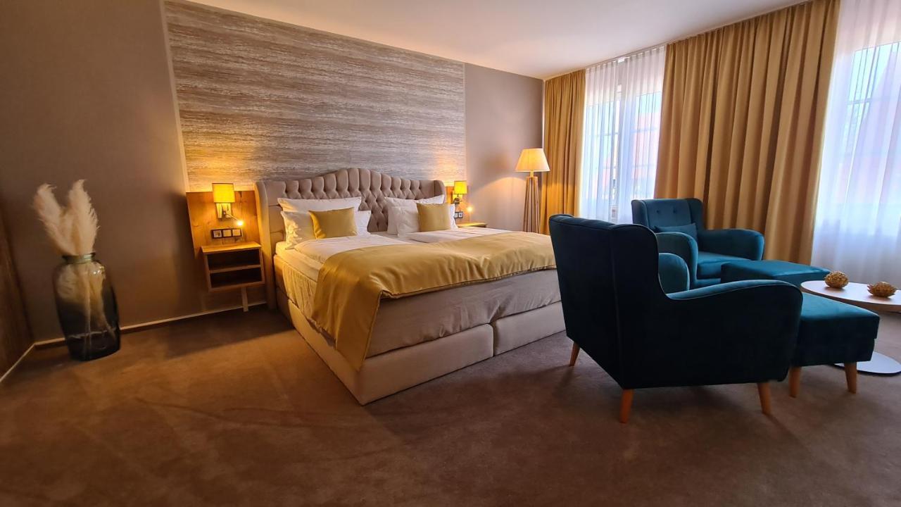 Zum Leineweber Hotel